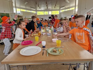 De Meerkoet Koningsspelen lunch 1