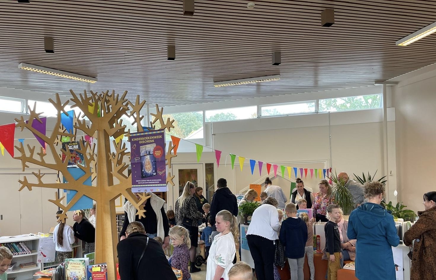 Boekenmarkt en afsluiting